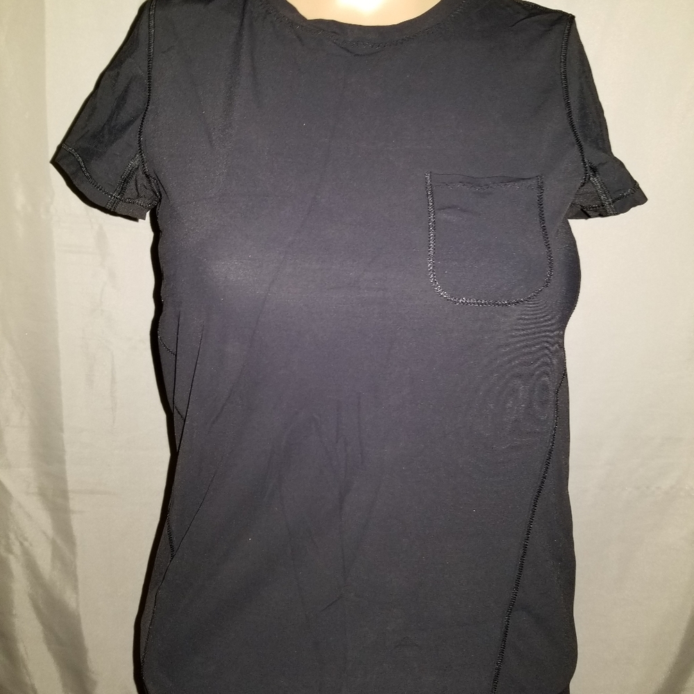 Lululemon  tee